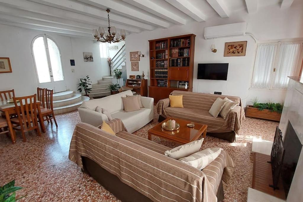 Villa Elea โตโล ภายนอก รูปภาพ
